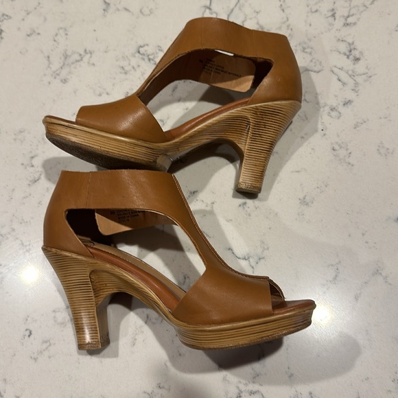 Sofft women’s heeled sandals - Picture 2 of 9